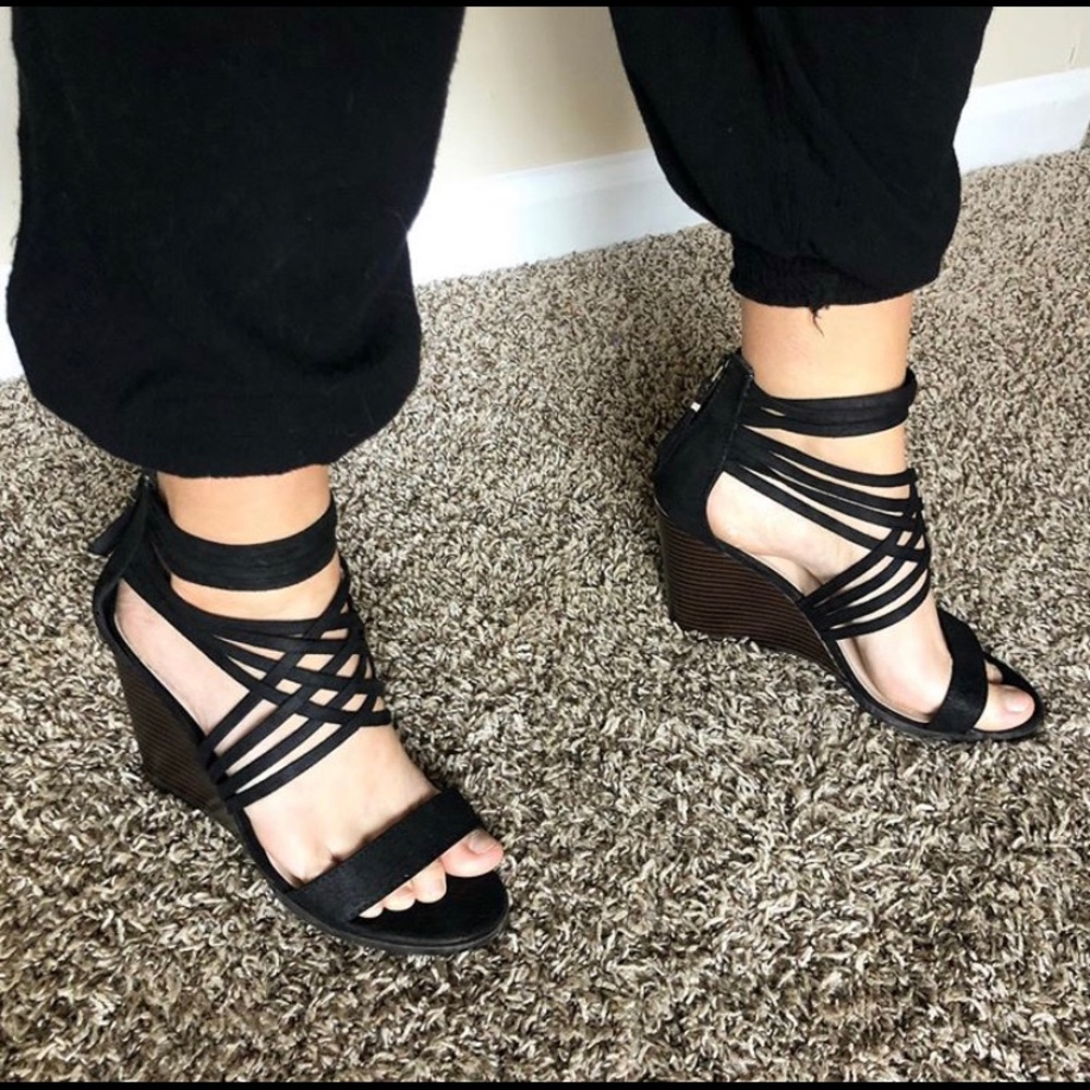 Fergicious strappy black wedges